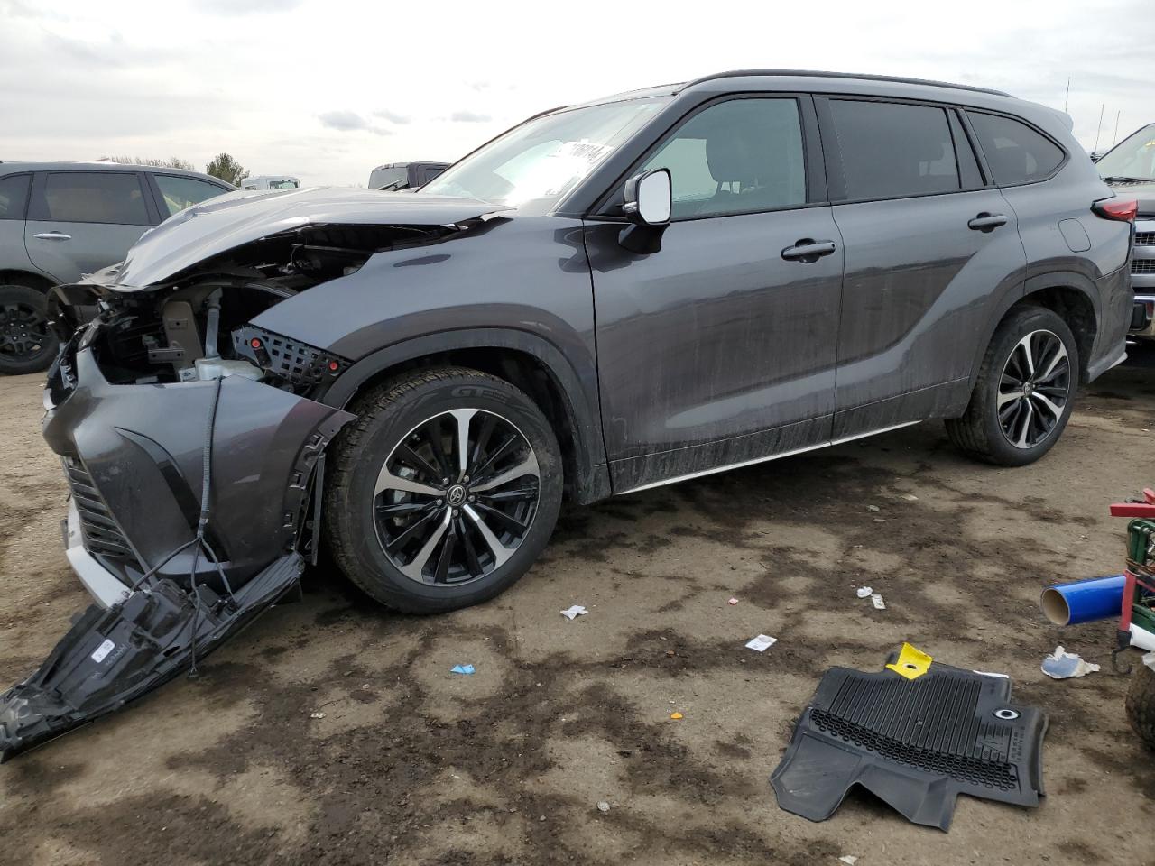 2022 TOYOTA HIGHLANDER XSE