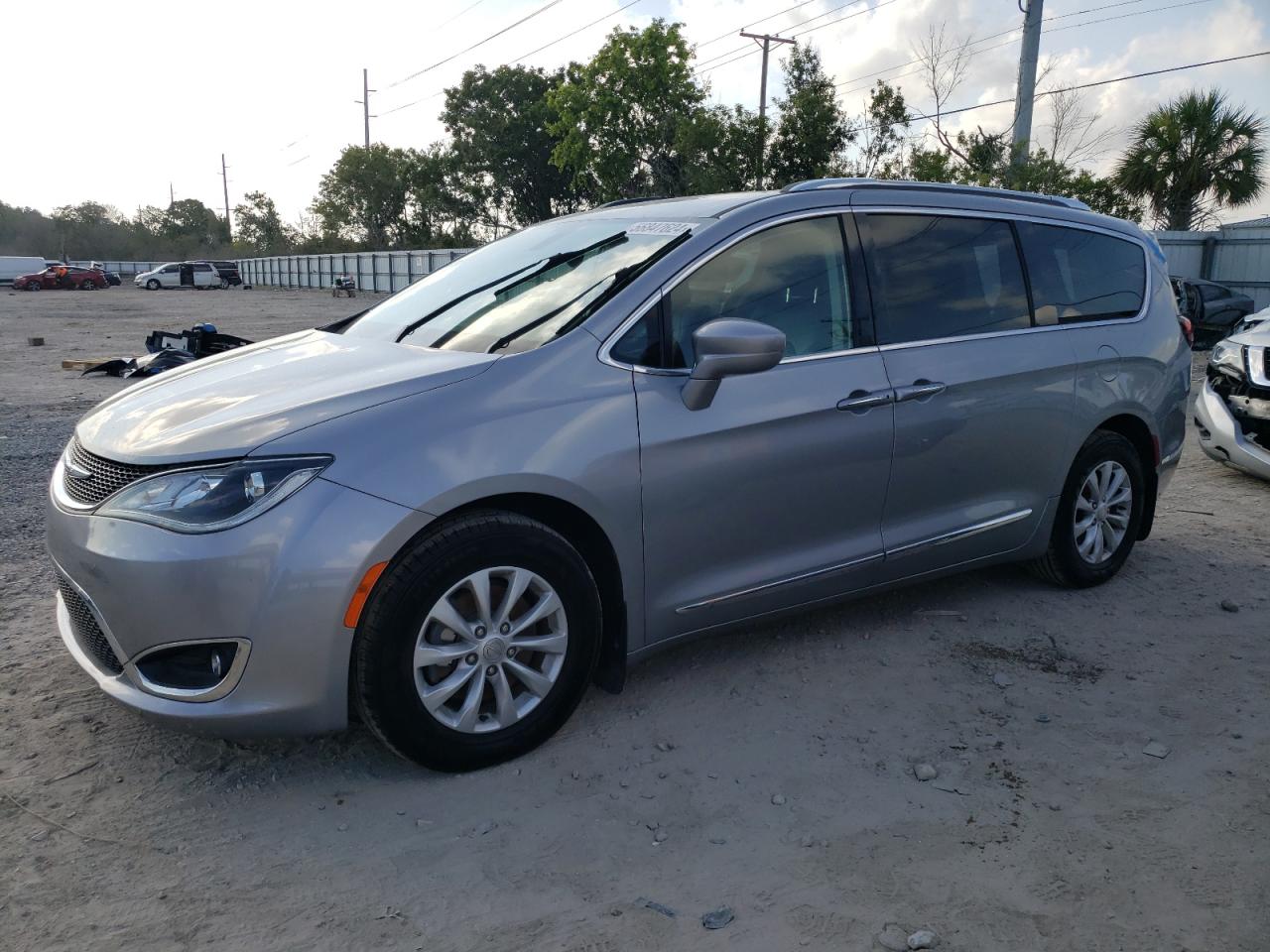 2019 CHRYSLER PACIFICA TOURING L