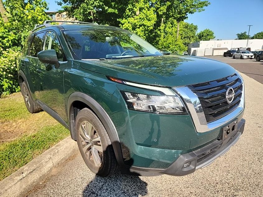 2022 NISSAN PATHFINDER SL