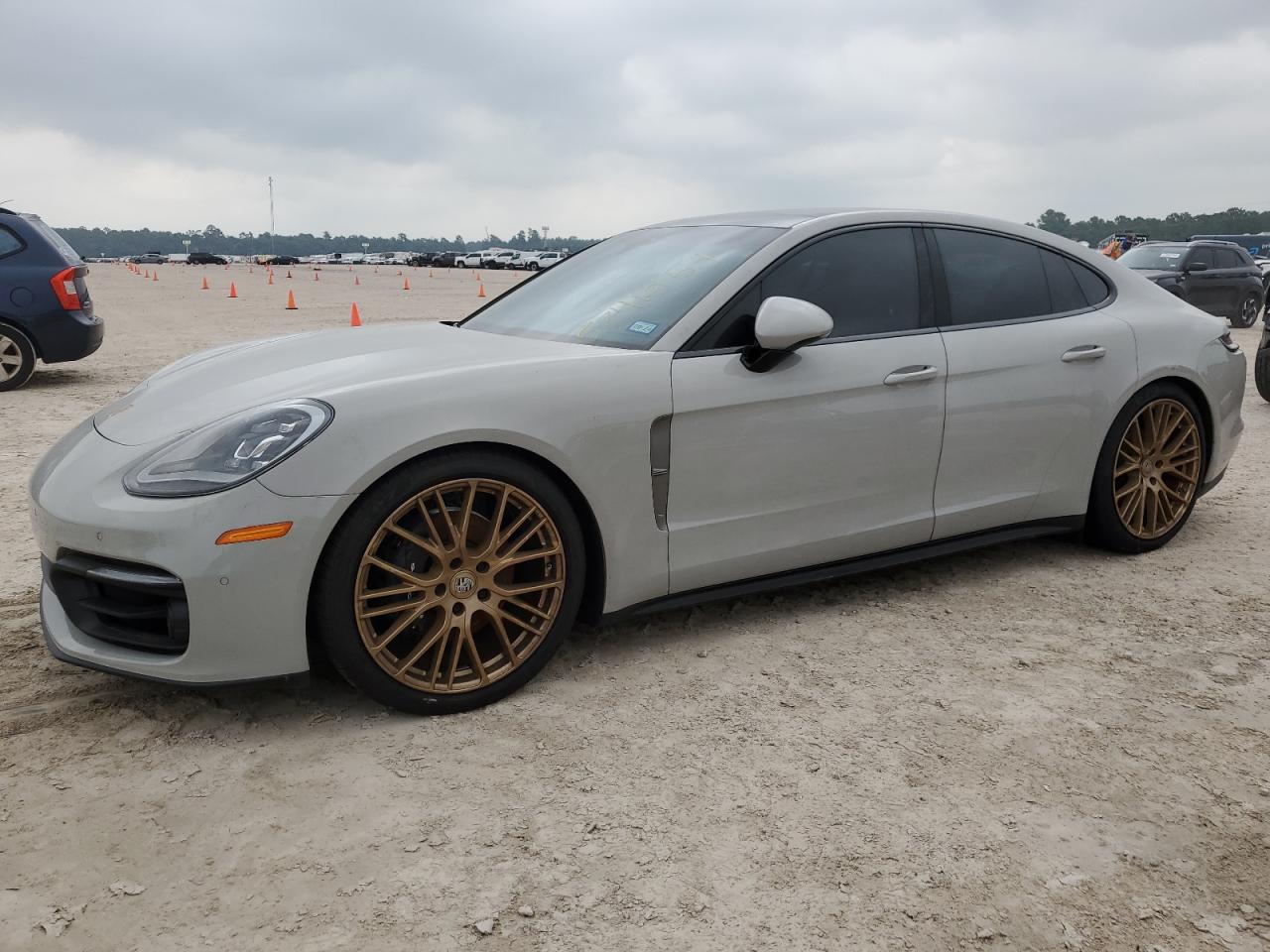 2023 PORSCHE PANAMERA BASE