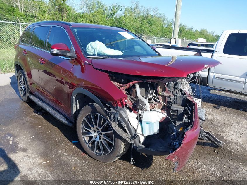 2017 TOYOTA HIGHLANDER SE