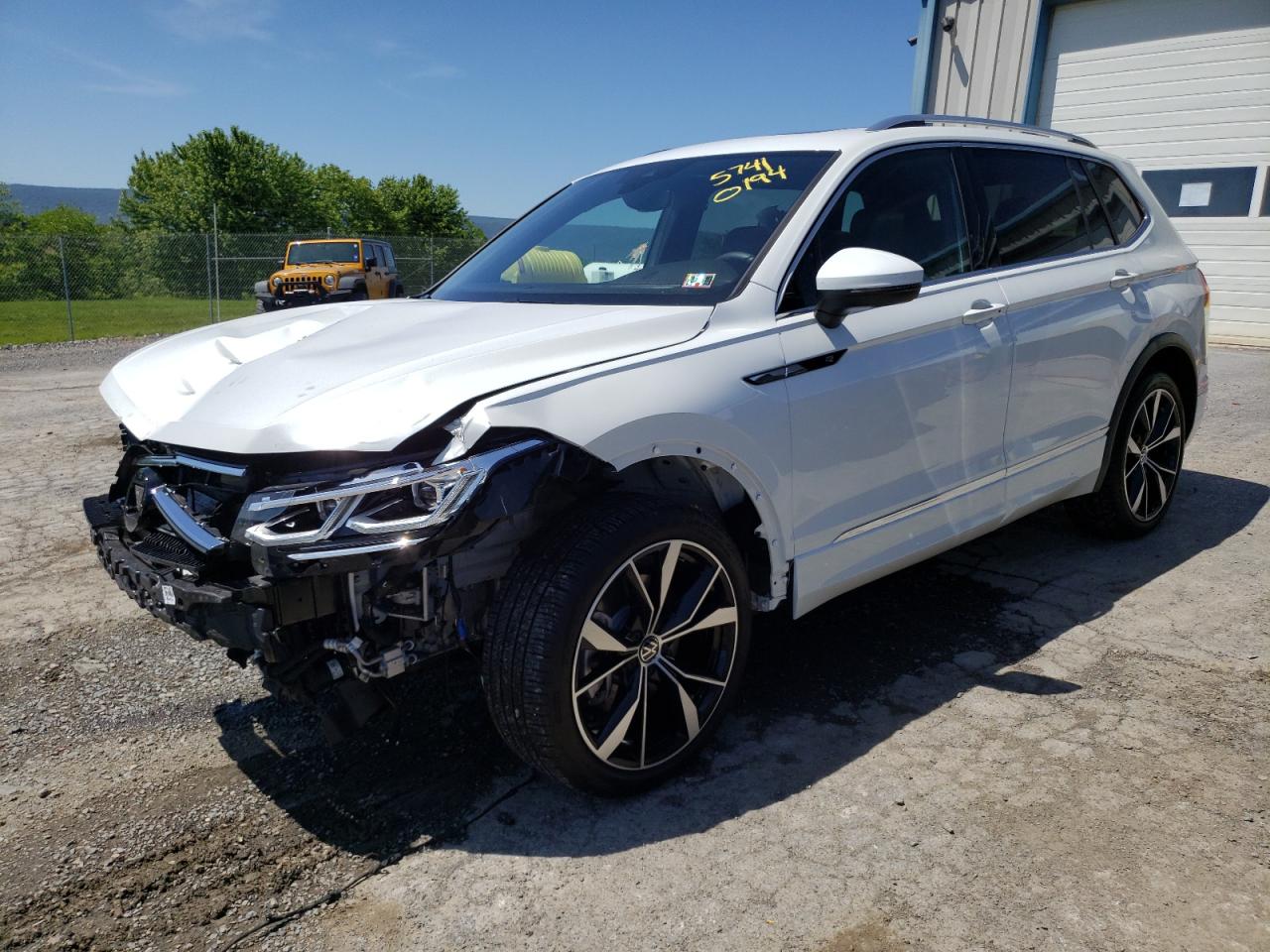 2023 VOLKSWAGEN TIGUAN SEL R-LINE BLACK