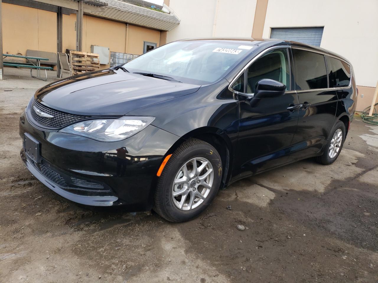 2023 CHRYSLER VOYAGER LX