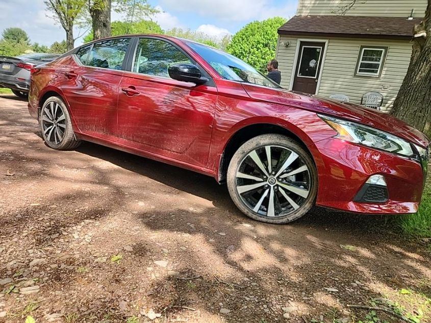 2021 NISSAN ALTIMA SR