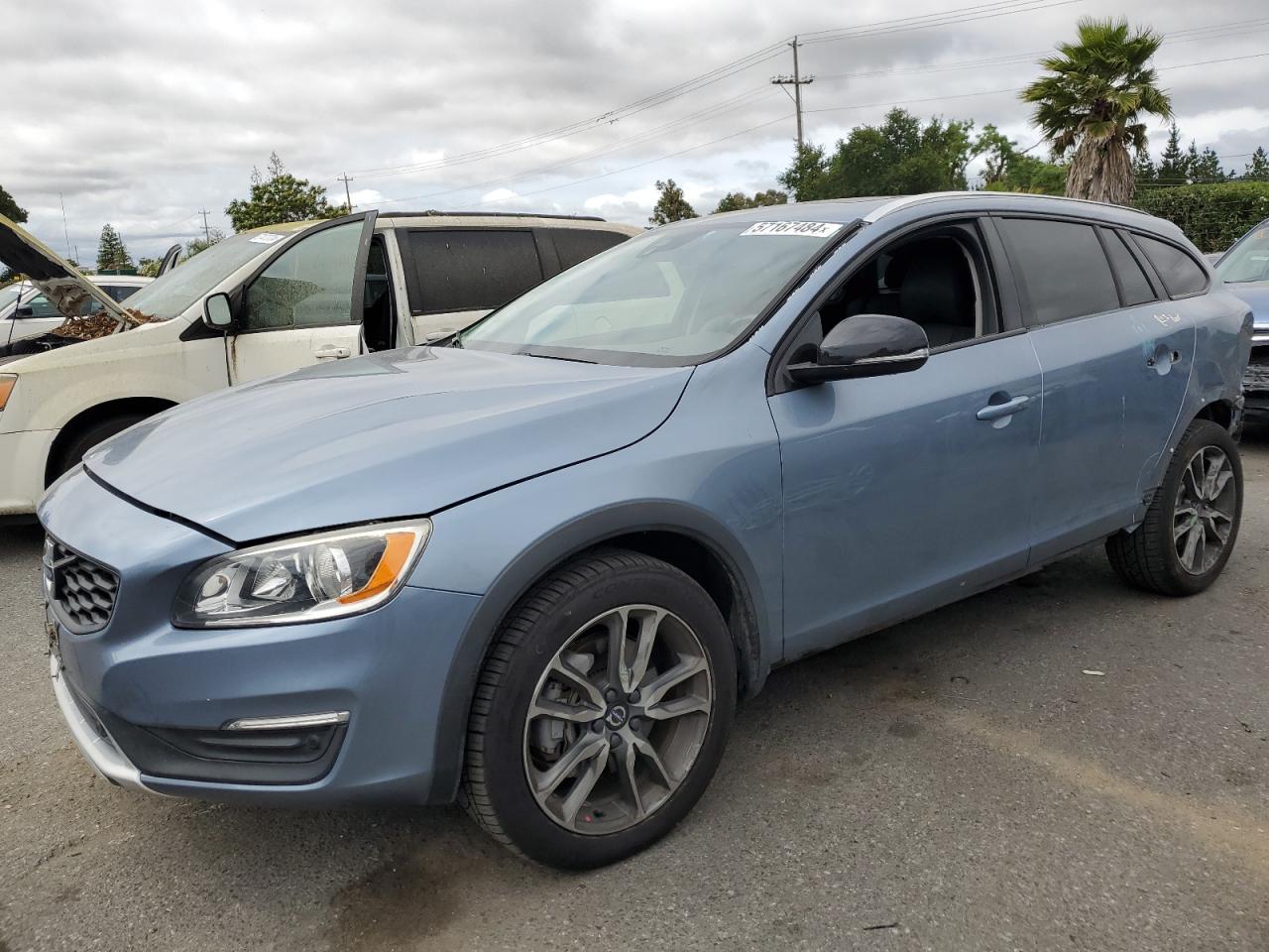 2017 VOLVO V60 CROSS COUNTRY PREMIER