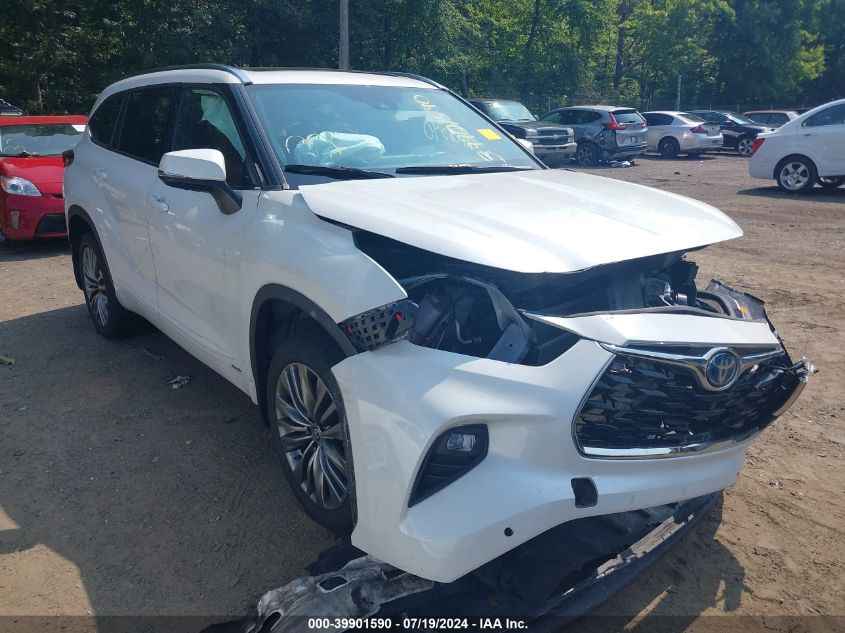 2022 TOYOTA HIGHLANDER HYBRID PLATINUM