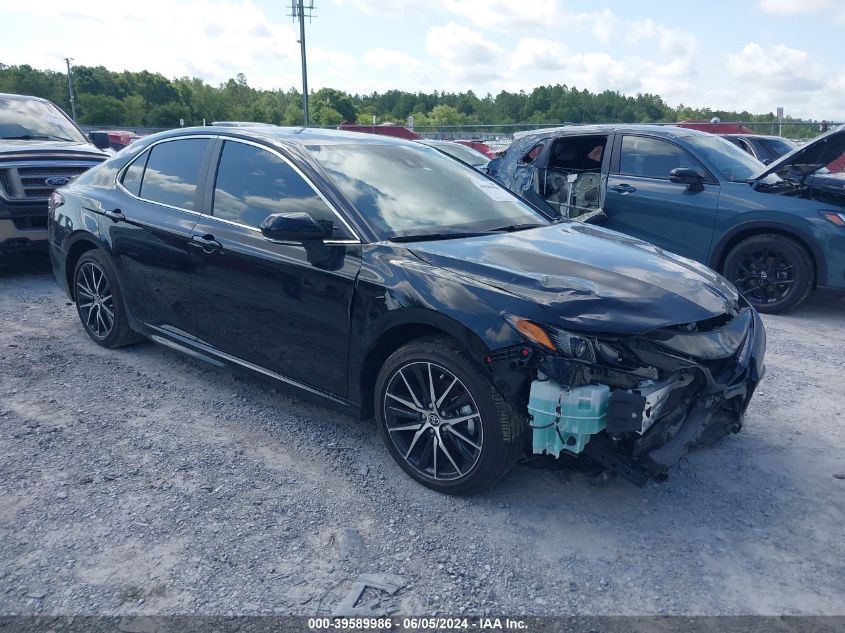 2024 TOYOTA CAMRY SE