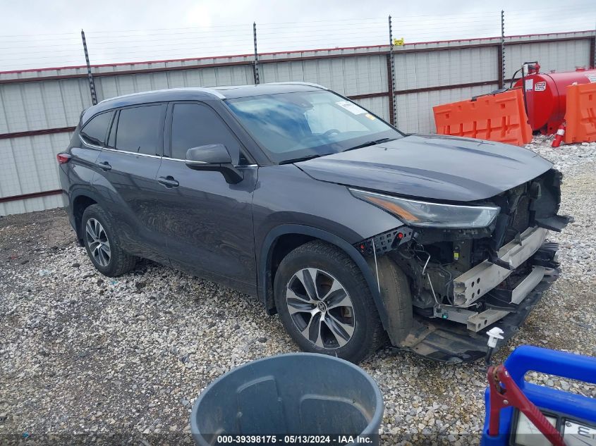 2021 TOYOTA HIGHLANDER XLE