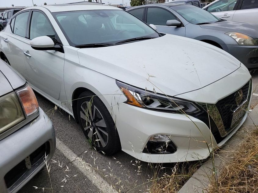 2022 NISSAN ALTIMA SL