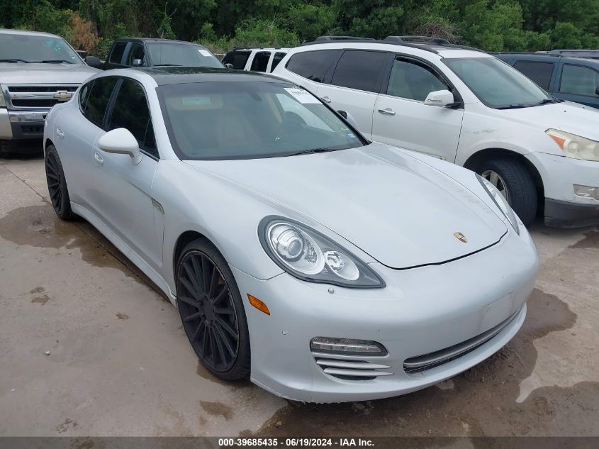 2013 PORSCHE PANAMERA 4