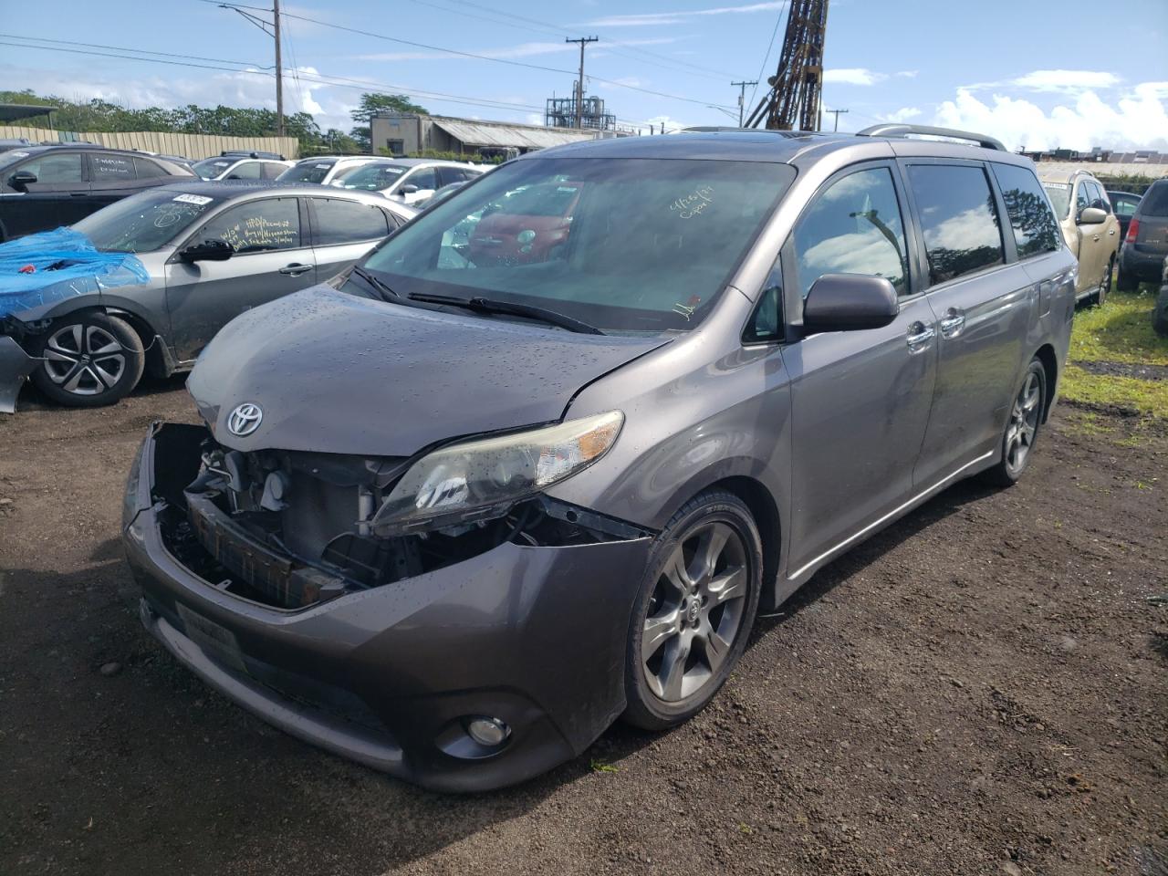 2014 TOYOTA SIENNA SPORT