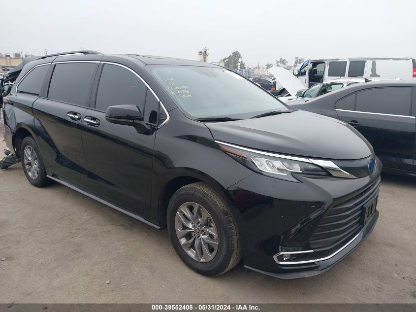 2023 TOYOTA SIENNA XLE