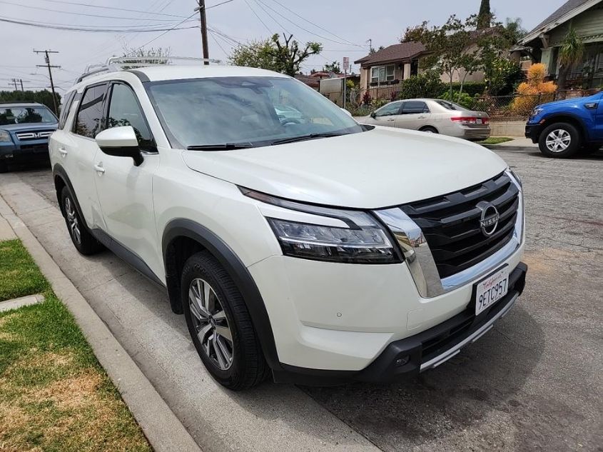 2023 NISSAN PATHFINDER SL