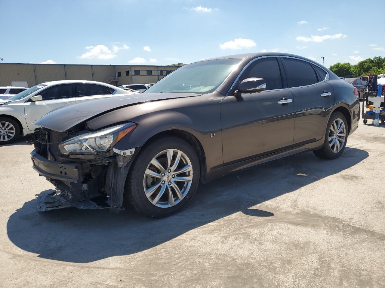 2017 INFINITI Q70 3.7