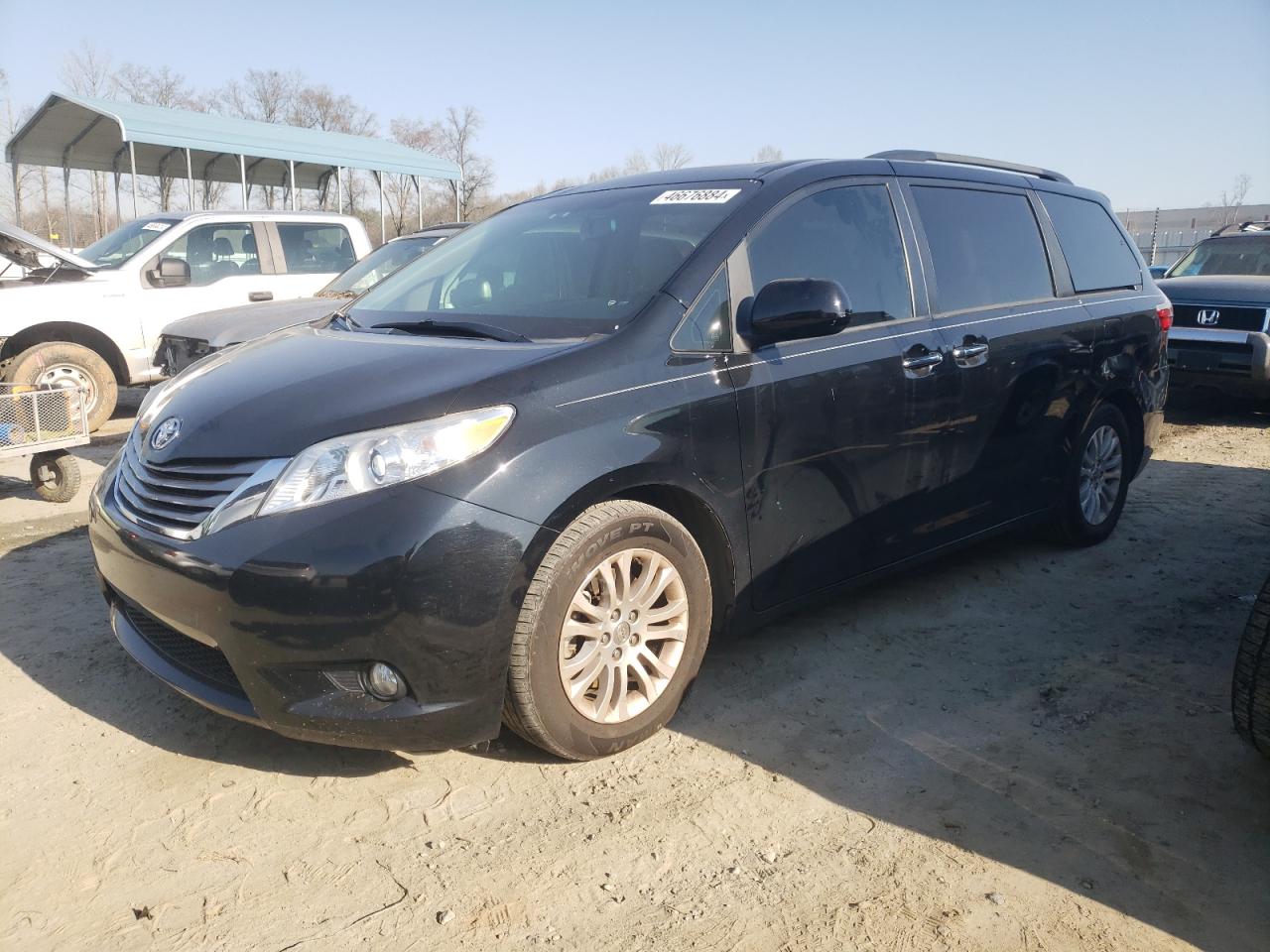 2016 TOYOTA SIENNA XLE