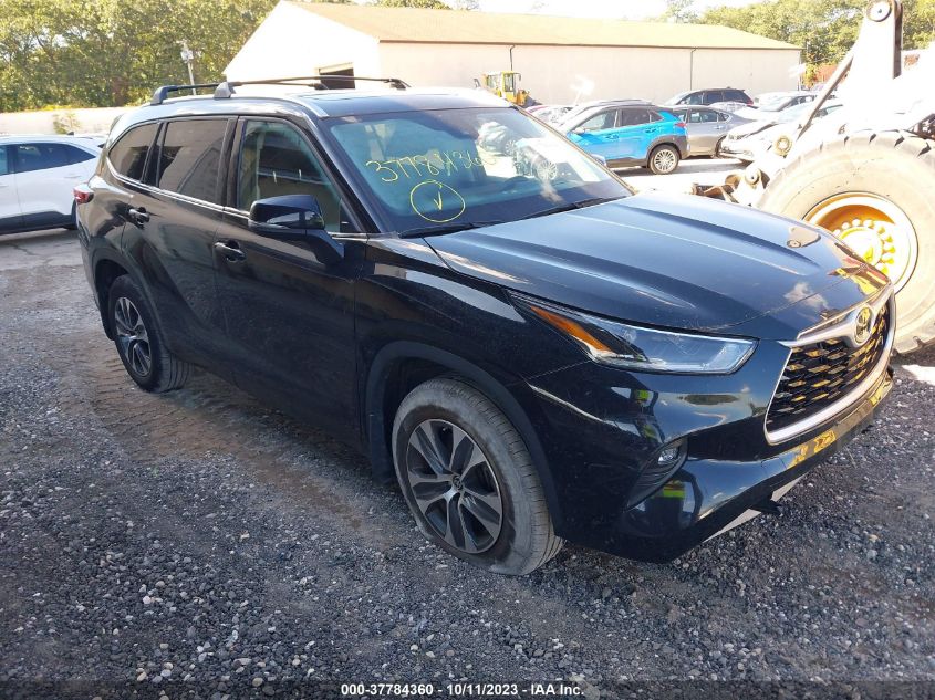 2021 TOYOTA HIGHLANDER XLE