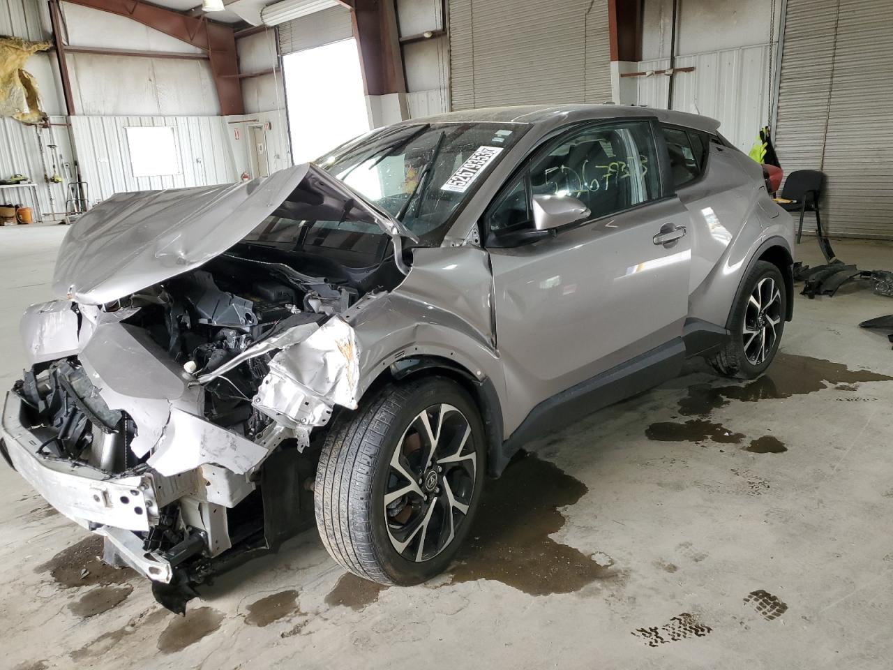 2019 TOYOTA C-HR XLE