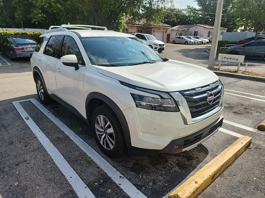 2023 NISSAN PATHFINDER SL