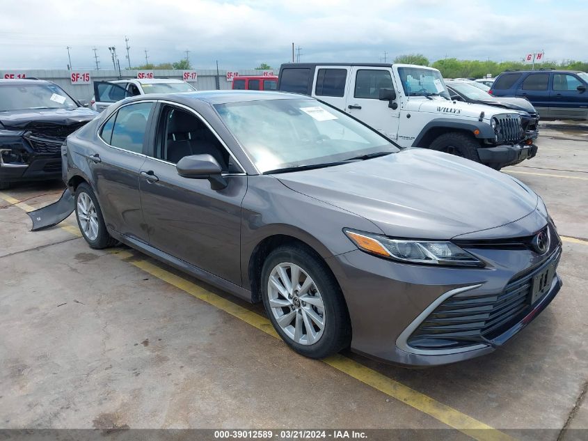 2022 TOYOTA CAMRY LE