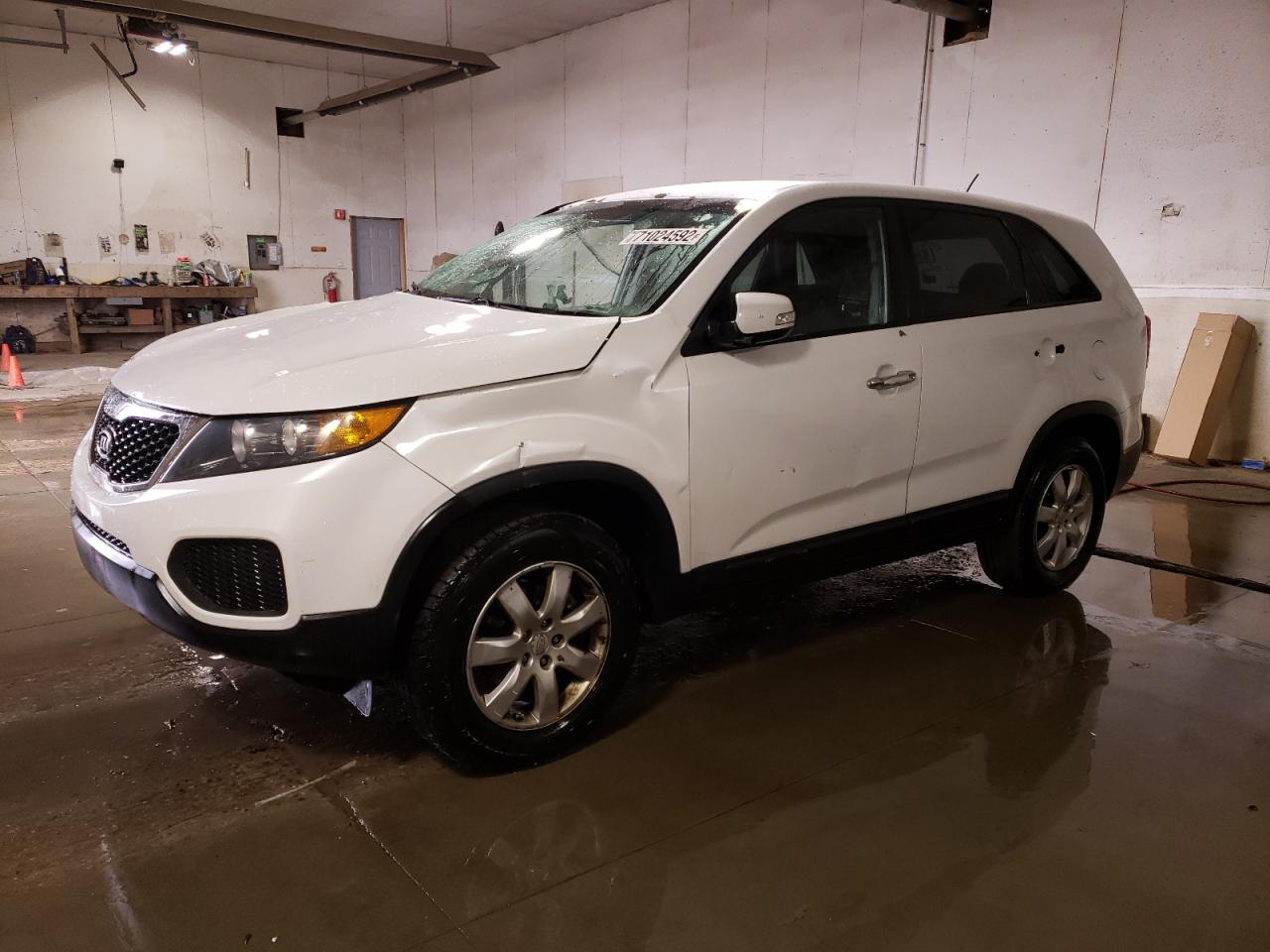 2011 KIA SORENTO BASE