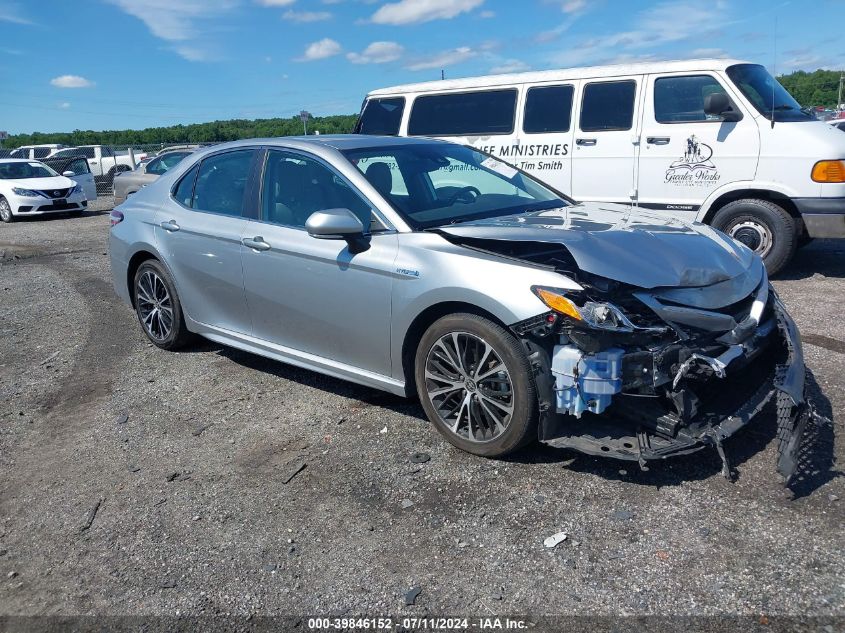 2020 TOYOTA CAMRY SE