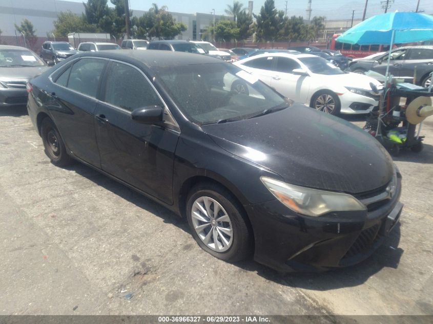 2015 TOYOTA CAMRY SE