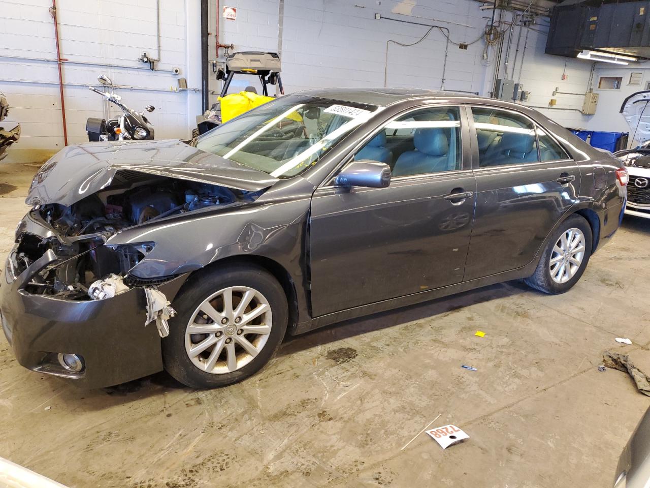 2011 TOYOTA CAMRY SE