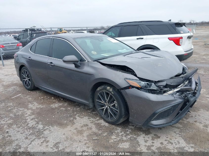 2022 TOYOTA CAMRY SE