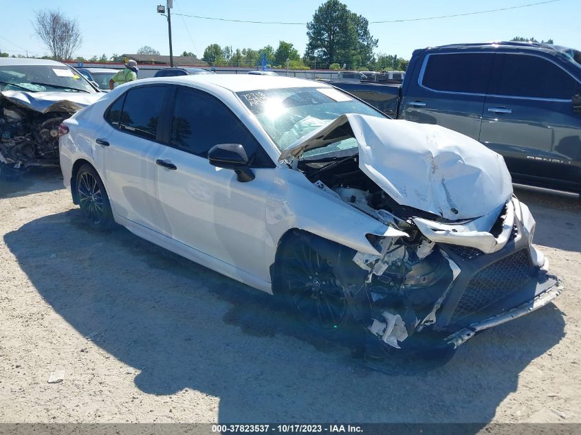 2020 TOYOTA CAMRY SE NIGHTSHADE EDITION