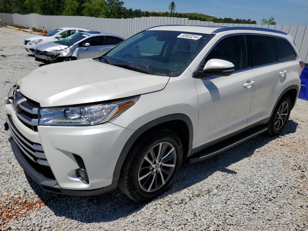 2019 TOYOTA HIGHLANDER SE