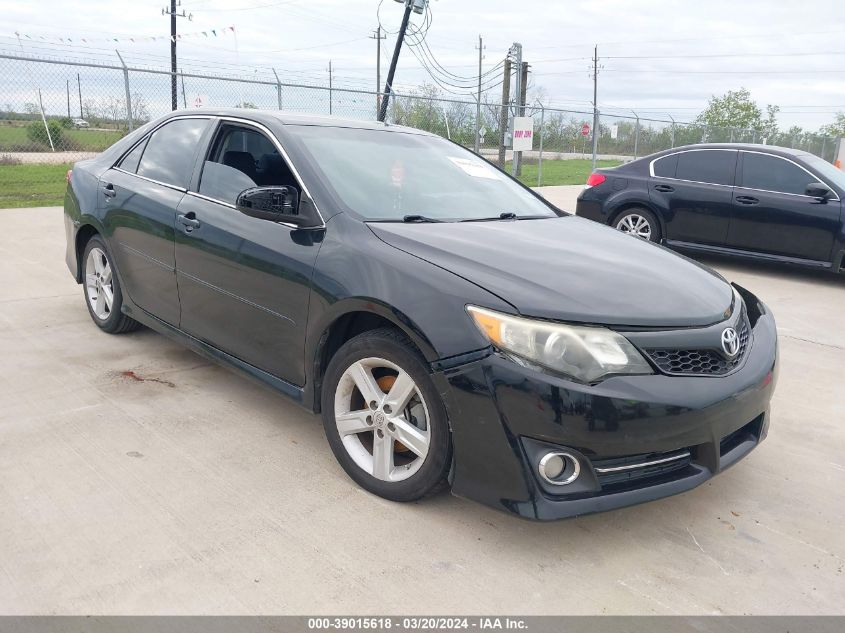 2014 TOYOTA CAMRY SE