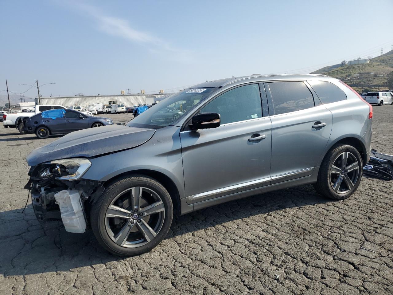 2017 VOLVO XC60 T6 DYNAMIC