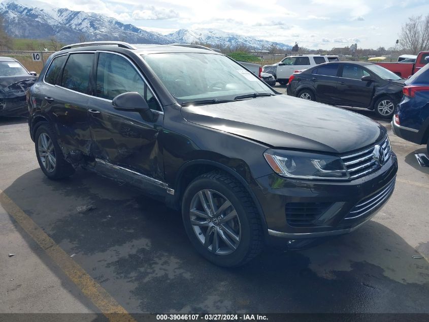 2015 VOLKSWAGEN TOUAREG V6 LUX