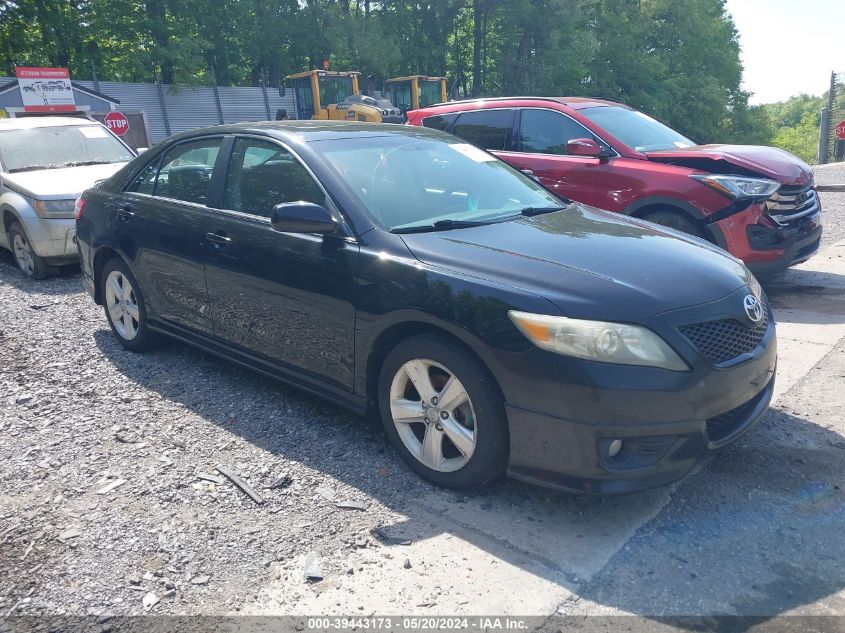 2011 TOYOTA CAMRY SE