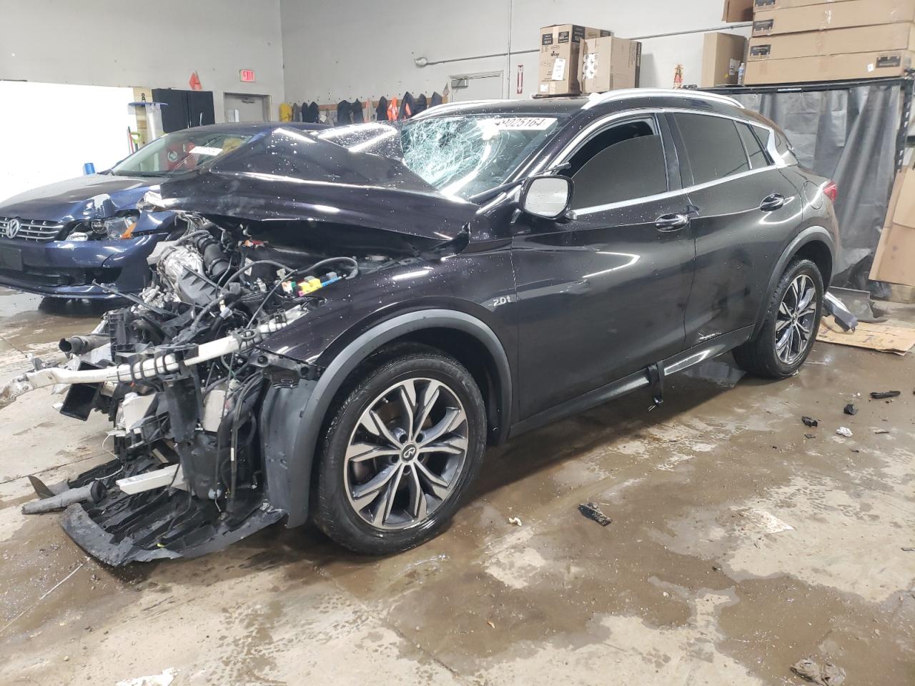 2018 INFINITI QX30 BASE