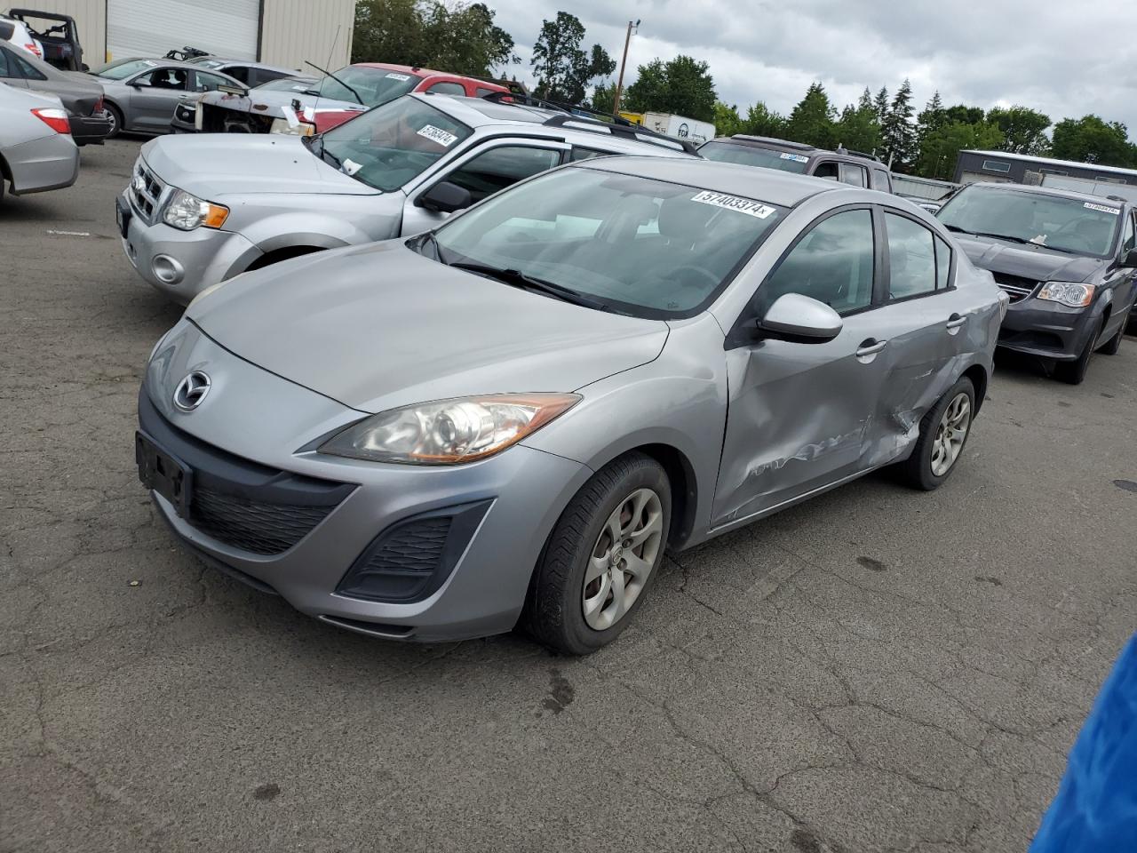 2011 MAZDA 3 I