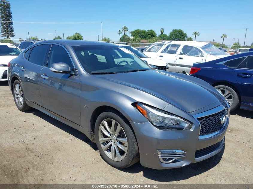 2017 INFINITI Q70 3.7