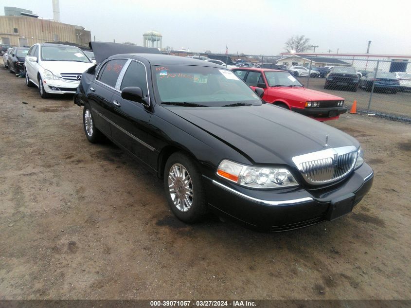 2011 LINCOLN TOWN CAR SIGNATURE LIMITED