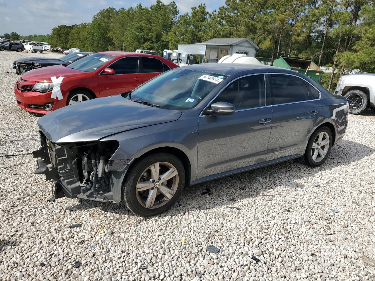 2015 VOLKSWAGEN PASSAT S