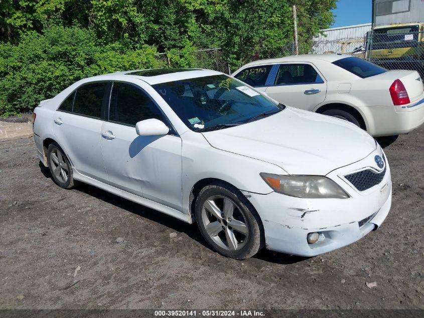 2011 TOYOTA CAMRY SE