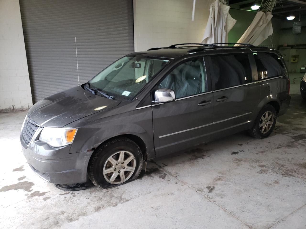 2010 CHRYSLER TOWN & COUNTRY TOURING PLUS