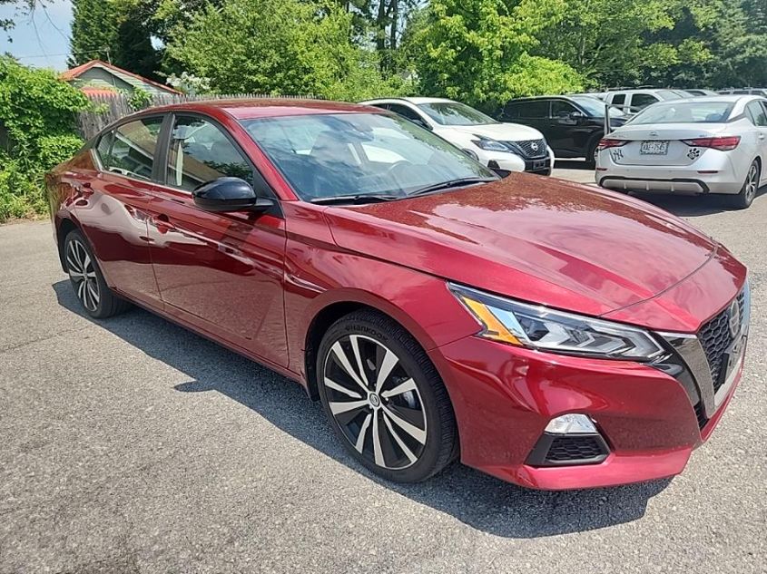 2022 NISSAN ALTIMA SR