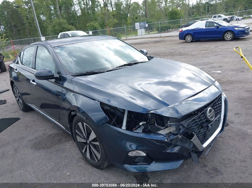 2019 NISSAN ALTIMA SV