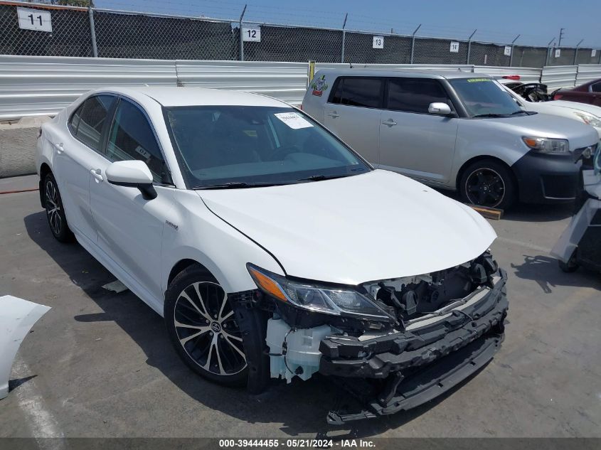 2020 TOYOTA CAMRY SE HYBRID