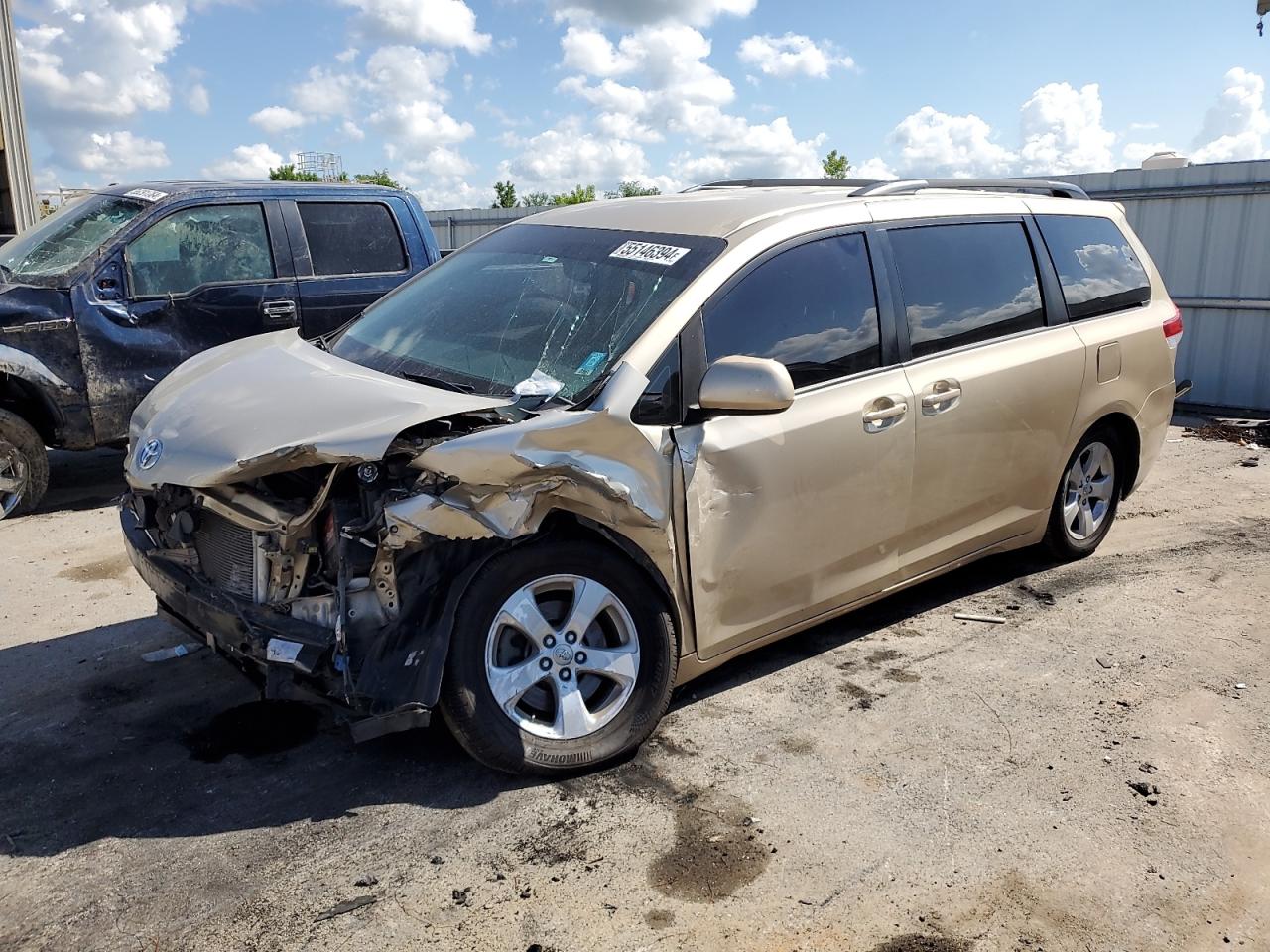 2014 TOYOTA SIENNA LE