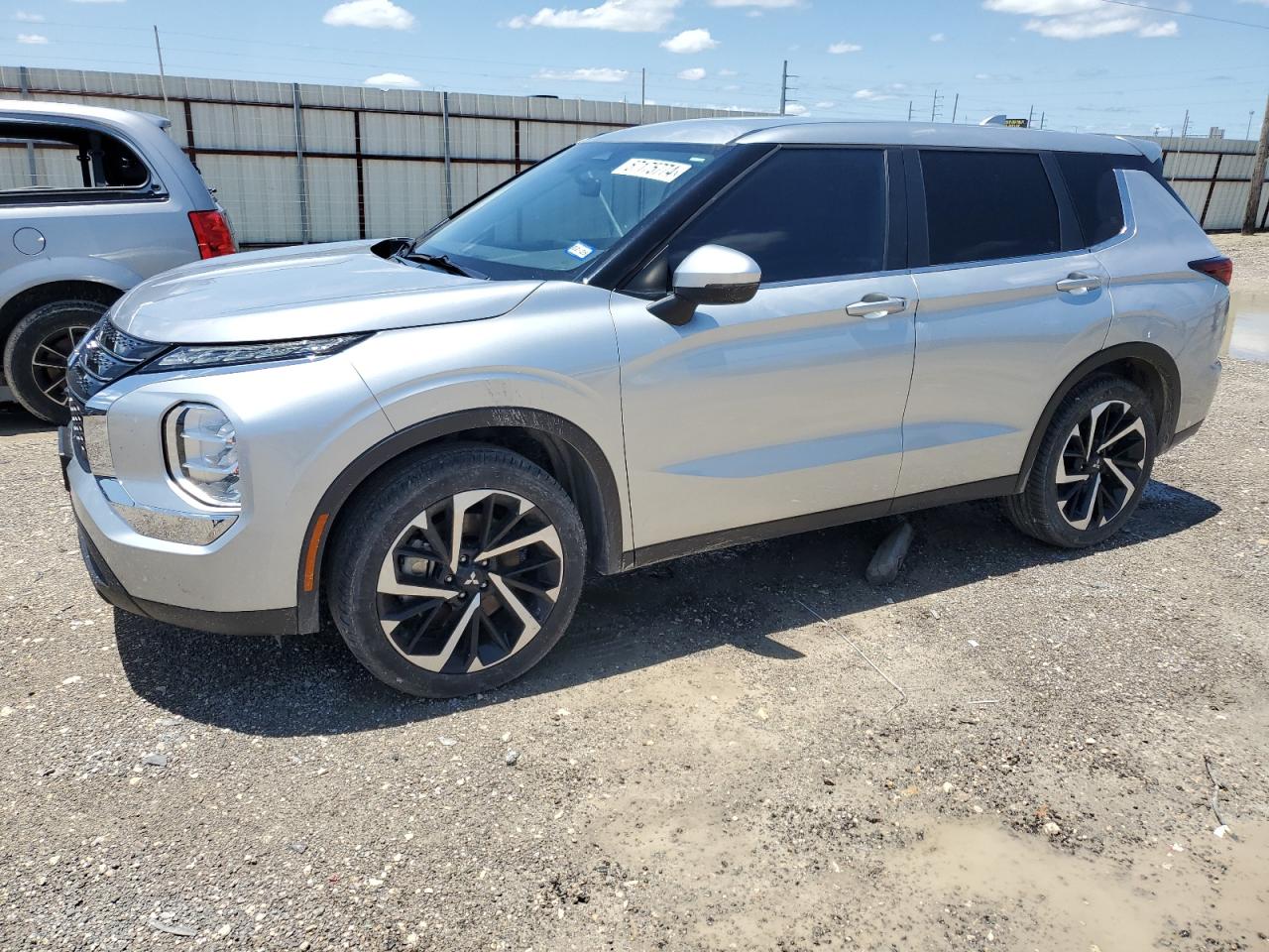 2022 MITSUBISHI OUTLANDER ES