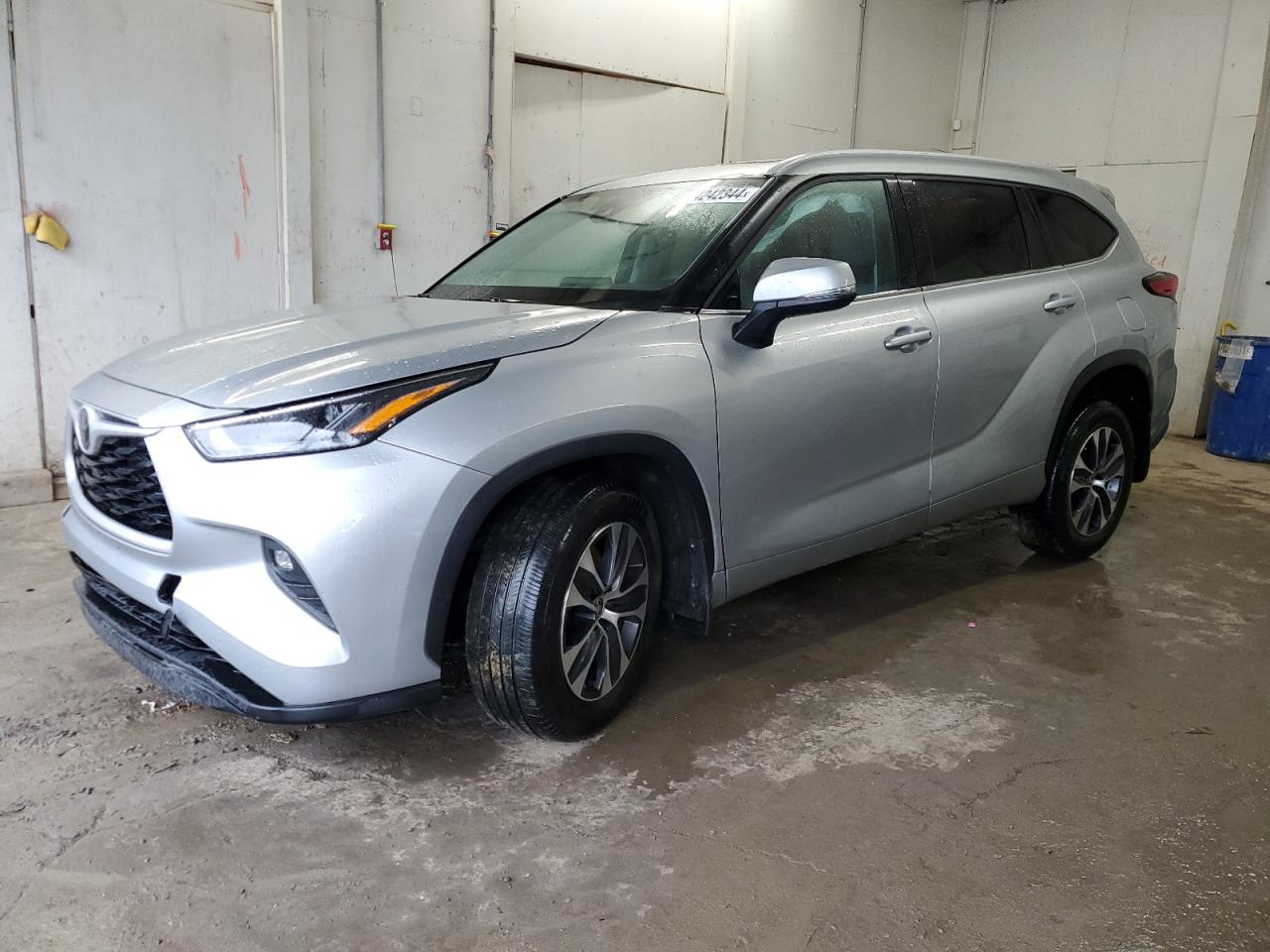 2022 TOYOTA HIGHLANDER XLE