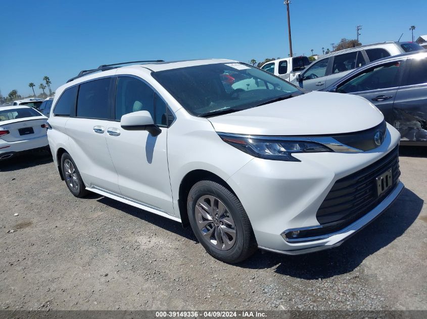 2023 TOYOTA SIENNA XLE