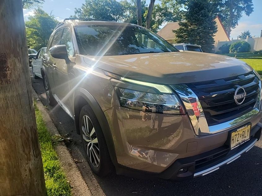 2023 NISSAN PATHFINDER PLATINUM