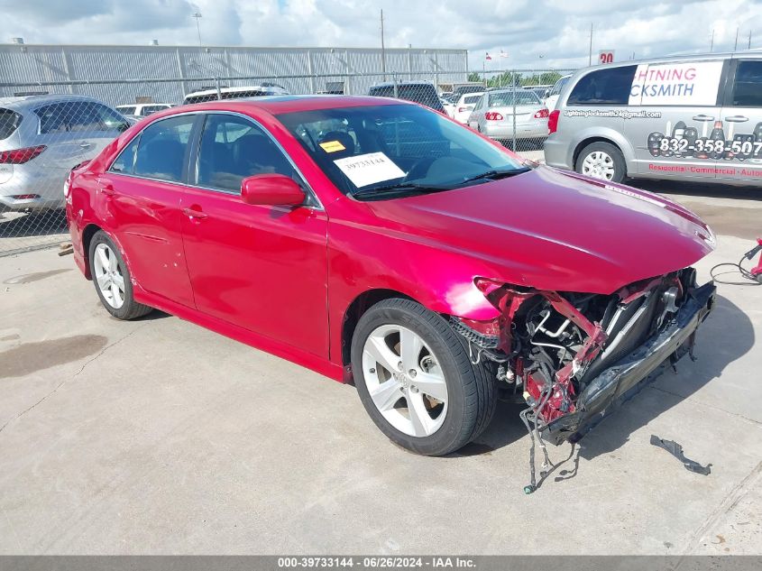 2011 TOYOTA CAMRY SE